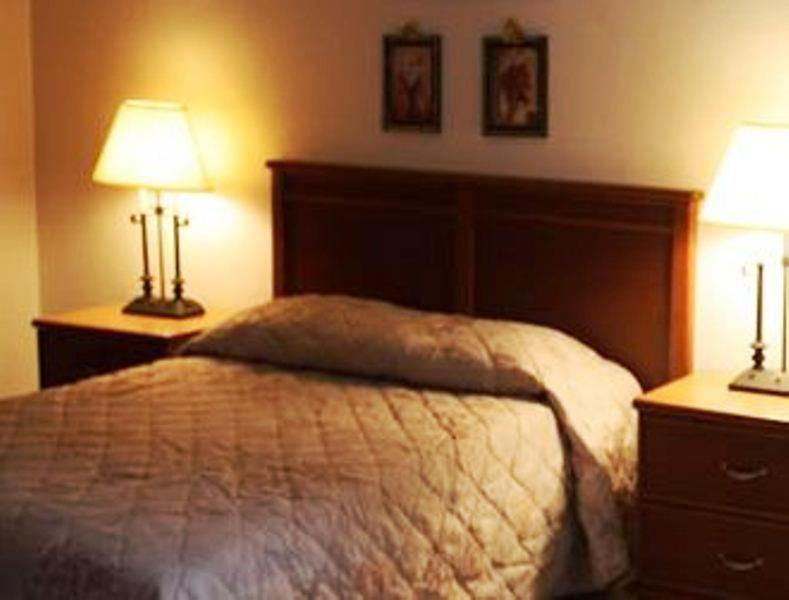 Beach And Town Motel Hollywood Room photo